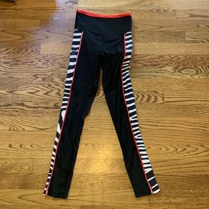 EUC PE Nation Leggings